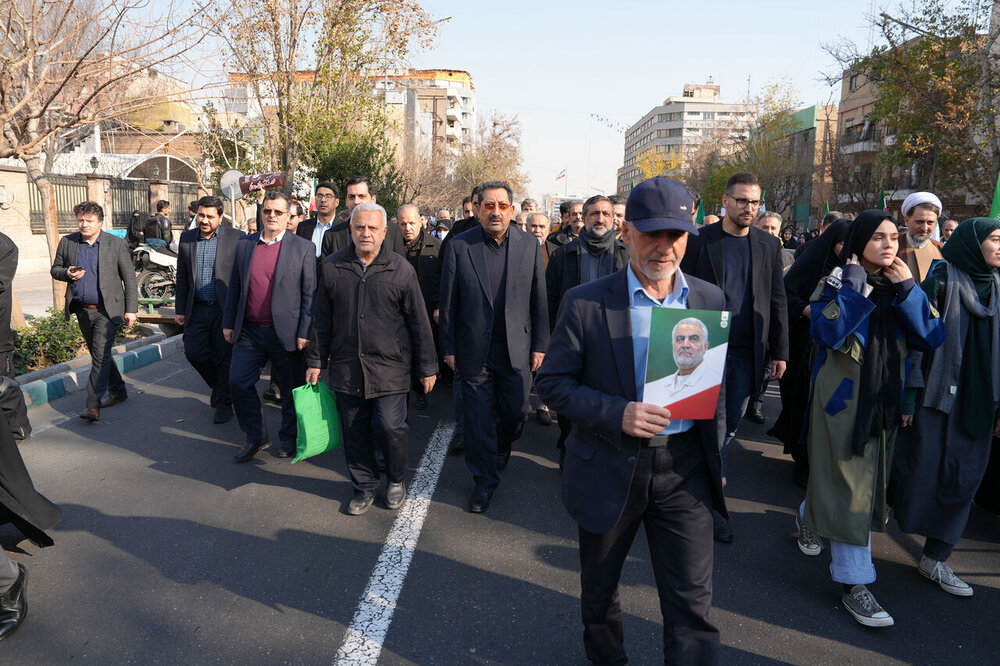 اتابک: برنامه دولت در دراز مدت نتایج پایداری در اقتصاد خواهد داشت
